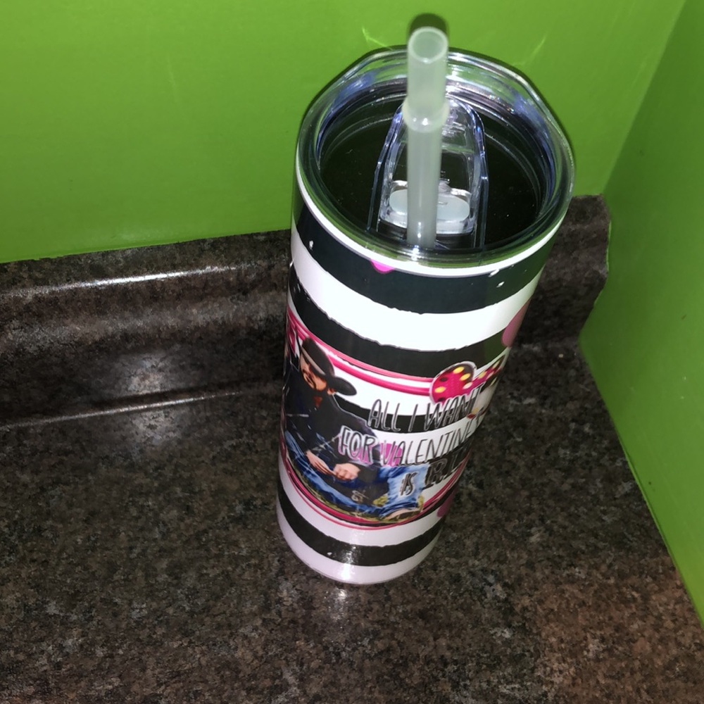 Yellowstone Rip Tumbler 💕❤️ - Picture 5 of 16